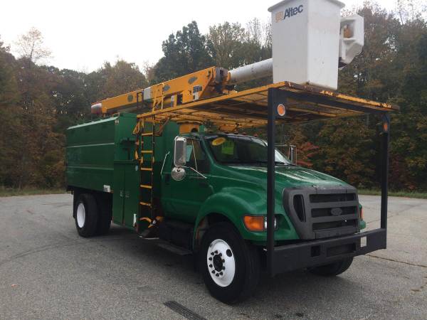 2006 Ford F-750 Forestry Bucket Truck - cars & trucks - by dealer -... for sale in Pleasant Garden, NC – photo 2