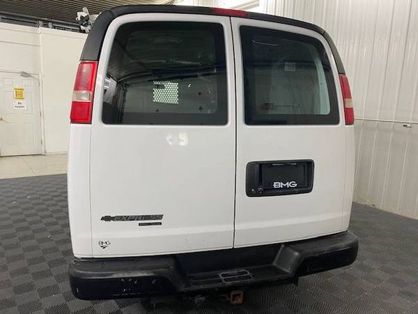2013 Chevrolet Express Cargo 2500 Cargo 1-Owner Southern Van 57K for sale in Caledonia, MI – photo 4
