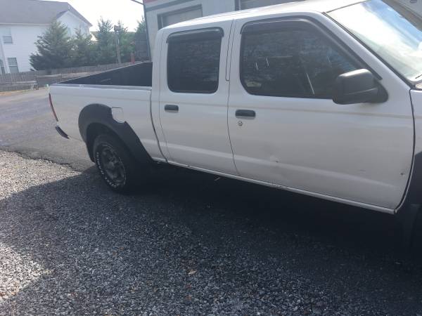 2002 Nissan Frontier XE Crew Cab V-6, Auto (95 K Super Low Miles) for sale in Bunker Hill, WV – photo 6