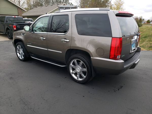 2011 Cadillac Escalade - cars & trucks - by owner - vehicle... for sale in Sioux Falls, SD – photo 3