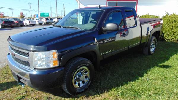 2008 Chevy Silverado Extra Cab Lt 4X4 Metallic Blue for sale in Watertown, NY – photo 4