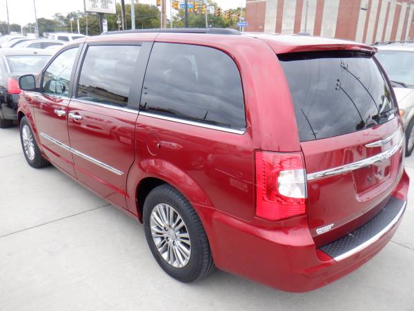2013 Chrysler Town and Country Touring Red for sale in Des Moines, IA – photo 5