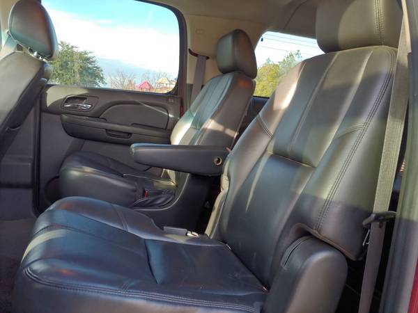 2011 CHEVROLET SUBURBAN LT 4X4 3RD ROW! LEATHER! DVD! NAV! 1 OWNER!... for sale in Norman, TX – photo 9