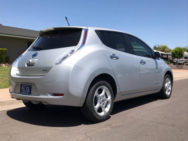 2011 Nissan Leaf SV, low miles, clean title, pre certified! - cars & for sale in Mesa, AZ – photo 4