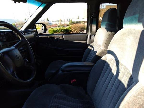 2000 Chevrolet S10 Extended Cab Pickup Vancouver, WA - cars & trucks... for sale in Vancouver, OR – photo 11