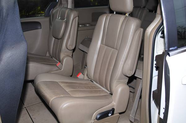 12 Chrysler Town and Country Stow and Go Low Miles Clean Inspected for sale in Philadelphia, PA – photo 10