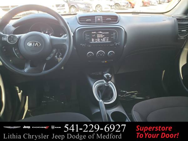 2017 Kia Soul Base Manual - - by dealer - vehicle for sale in Medford, OR – photo 16