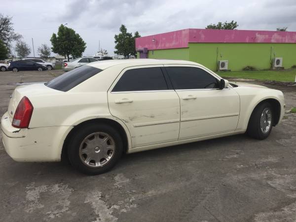 ♛ ♛ 2005 CHRYSLER 300 ♛ ♛ for sale in Other, Other – photo 2