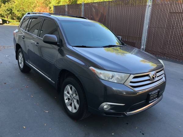 2013 Toyota Highlander, Excellent condition! Leather! - cars & for sale in Pleasanton, CA – photo 4