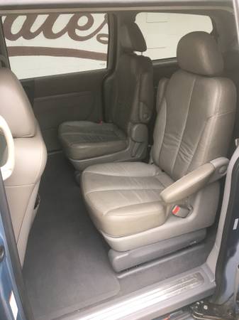2012 Kia Sedona EX Family Minivan Seats up to 7 - - by for sale in Clyde , TX – photo 12