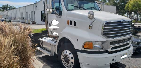 Semi Truck daycab (528K miles) (Freightliner parts) for sale in TAMPA, FL