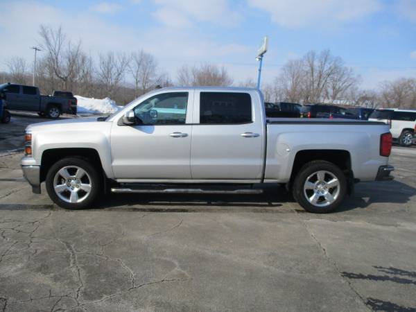 2014 chevrolet 1500 4x4 crewcab LT - - by dealer for sale in Fort Atkinson, WI