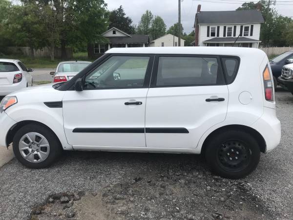 2011 KIA SOUL 4CYL 5SPEED MANUAL 94000 miles - cars & trucks - by... for sale in Thomasville, NC – photo 6