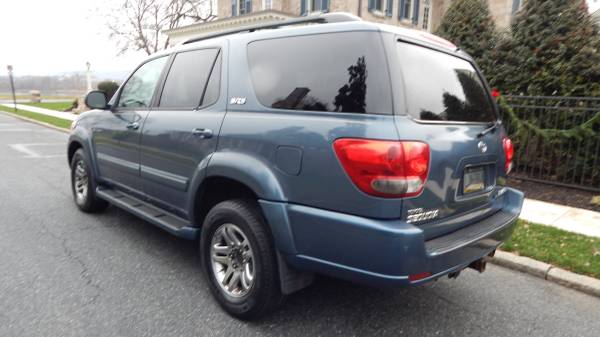 2005 Toyota Sequoia SR5, 4x4. - cars & trucks - by owner - vehicle... for sale in HARRISBURG, PA – photo 4
