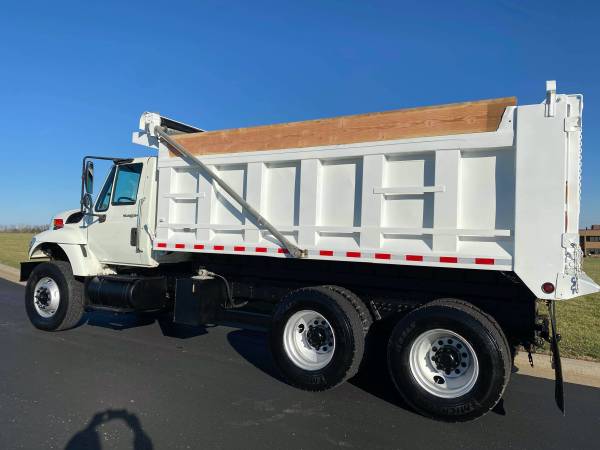 2009 INTERNATIONAL TANDEM DUMP WITH ONLY 46K ORIGINAL MILES WOW! -... for sale in Saint Joseph, IN – photo 12