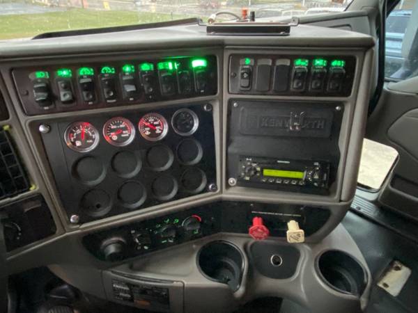 2012 KENWORTH T700 ISX CUMMINS 13 SPEED MANUAL SEMI TRUCK w/ONLY... for sale in TALLMADGE, IN – photo 7