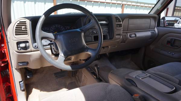 1999 Chevrolet Suburban LS 4x4 for sale in Lubbock, TX – photo 14