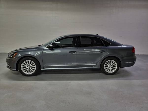 2016 Volkswagen Passat SE 1.8t LOADED - cars & trucks - by dealer -... for sale in Northbrook, IL – photo 2