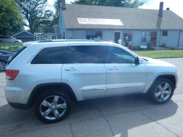 2011 Jeep Grand Cherokee 4WD 4dr Overland for sale in Oakdale, MN – photo 10
