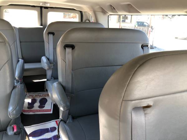 2008 Ford E350 Ext Super Duty 14 Pass Van 96K 1 owner Like New! for sale in Chicago, IL – photo 19