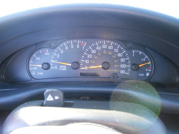 2004 Pontiac Sunfire Coupe w/1SV - cars & trucks - by dealer -... for sale in Beloit, IL – photo 7