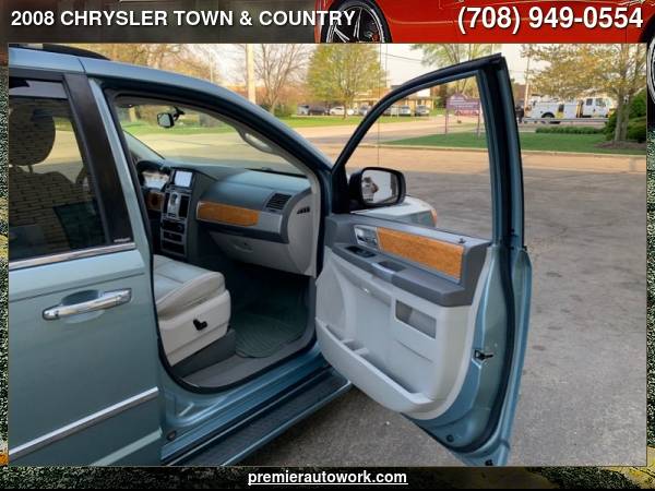 2008 CHRYSLER TOWN & COUNTRY LIMITED - - by dealer for sale in Alsip, IL – photo 10