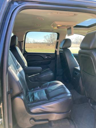 2011 GMC Yukon XL SLT 4wd - cars & trucks - by owner - vehicle... for sale in Canby, MN – photo 9