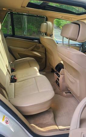 Selling My BMW X5 with 3rd ROW SEATS, 7 PASSENGERS for sale in Huntington Station, NY – photo 6