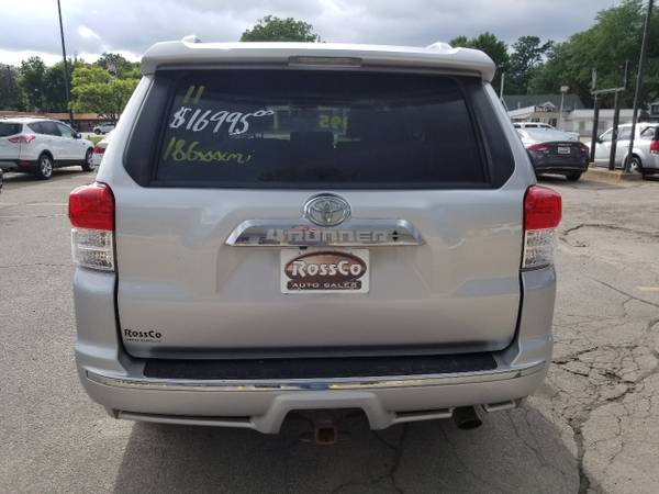 2011 Toyota 4Runner Limited 4WD V6 for sale in Cedar Rapids, IA – photo 5