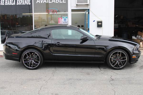 *2013* *Ford* *Mustang* *GT Premium 2dr Fastback* - cars & trucks -... for sale in Raleigh, NC – photo 5