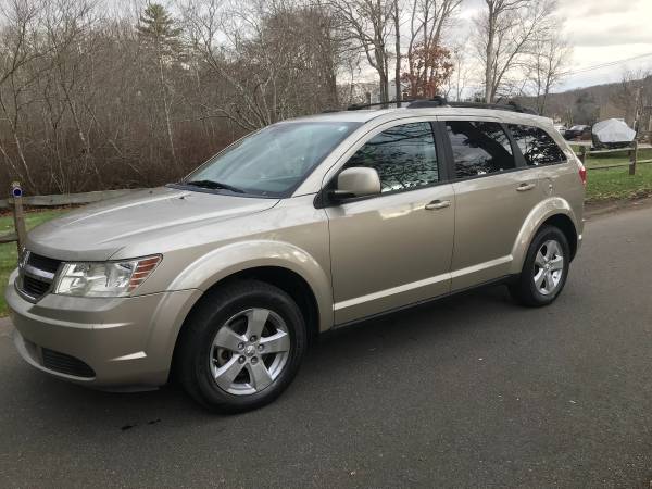2009 Dodge Journey SXT three rows Only 59 k!!Mint - cars & trucks -... for sale in madison, CT – photo 2