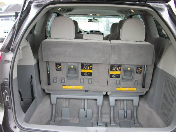 2011 TOYOTA SIENNA - cars & trucks - by dealer - vehicle automotive... for sale in Columbia, MO – photo 12