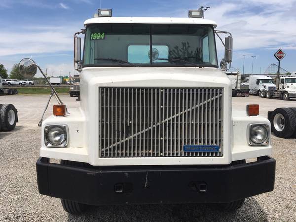 1994 VOLVO WHITE GMC WG64 TRACTOR - - by dealer for sale in Kansas City, MO – photo 2