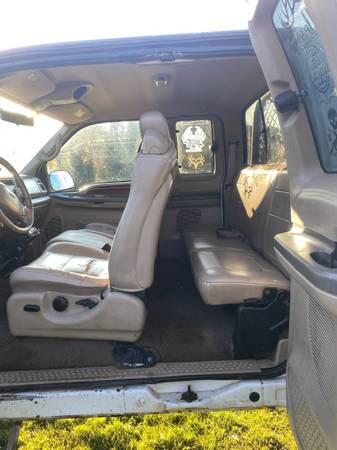 2001 Ford F-250 powerstroke - cars & trucks - by owner - vehicle... for sale in Castle Rock, OR – photo 5