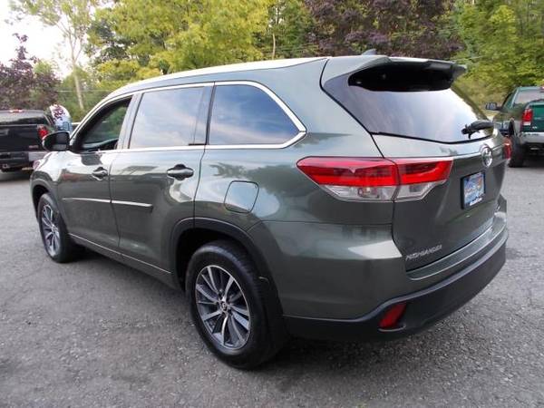 2017 Toyota Highlander XLE V6 AWD (Natl) - cars & trucks - by dealer... for sale in Cohoes, NY – photo 5