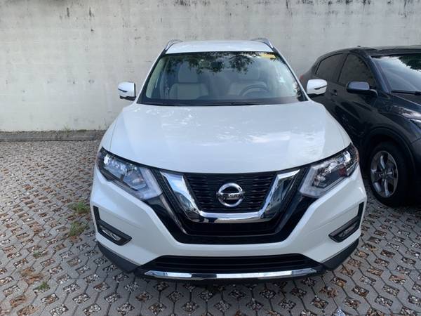 2017 Nissan Rogue SV suv Pearl White for sale in Clermont, FL – photo 2