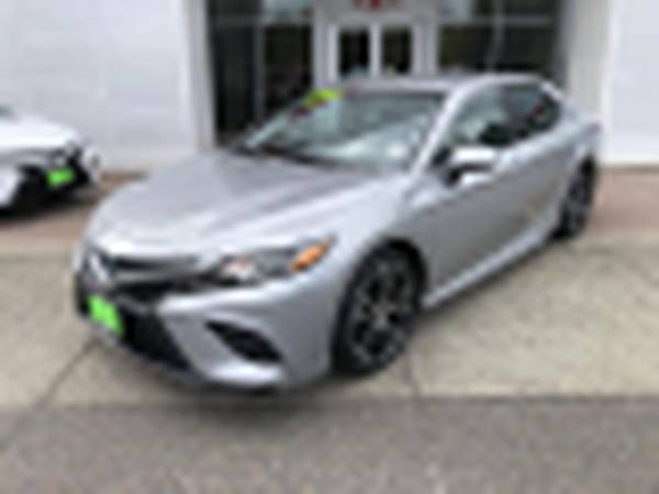 2018 Toyota Camry Hybrid SE CALL/TEXT - cars & trucks - by dealer -... for sale in Gladstone, OR – photo 2