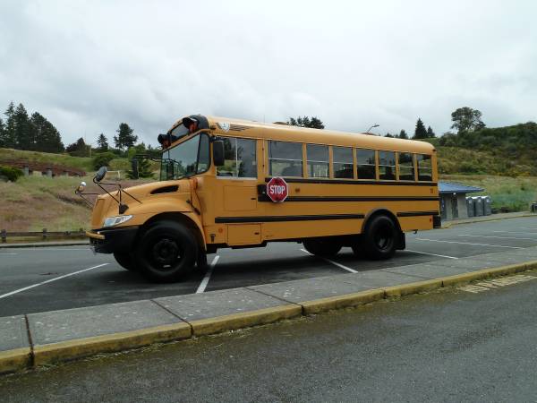 '05 International CE200 School Bus With Wheelchair Lift for sale in Edmonds, WA – photo 3