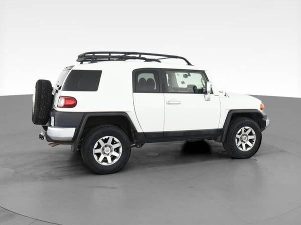 2014 Toyota FJ Cruiser Sport Utility 2D suv White - FINANCE ONLINE -... for sale in Knoxville, TN – photo 12