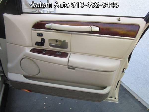 2003 Lincoln Town Car CARTIER - SUNROOF - LEATHER AND HEATED SEATS -... for sale in Sacramento , CA – photo 15