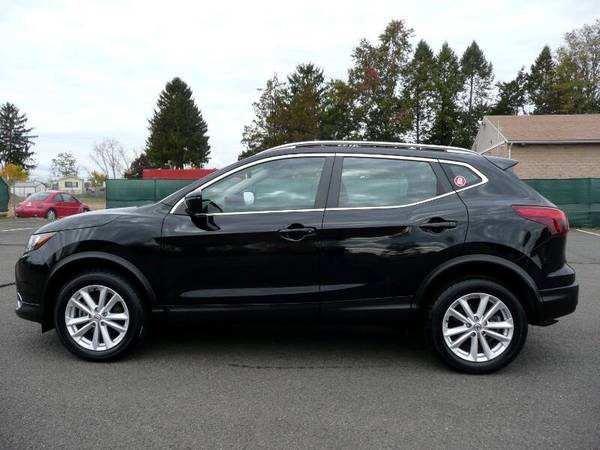 2017 *NISSAN ROGUE*LOW MILES*ONE OWNER*LIKE NEW*WE FINA - cars &... for sale in Springfield, MA – photo 2