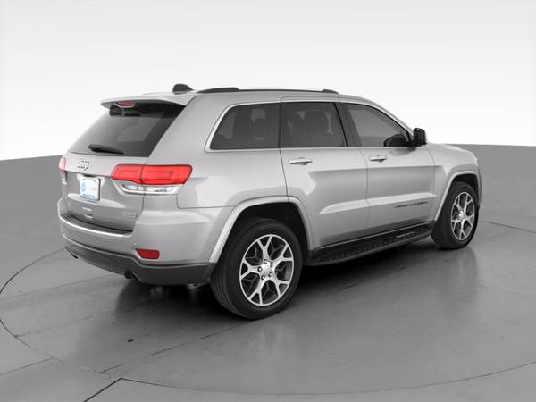 2018 Jeep Grand Cherokee Limited Sport Utility 4D suv Gray - FINANCE... for sale in Ronkonkoma, NY – photo 11