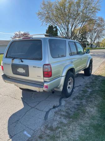 2000 toyota 4Runner SR5 for sale in milwaukee, WI – photo 4