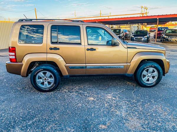 2012 JEEP LIBERTY 4x4 - cars & trucks - by owner - vehicle... for sale in Lubbock, NM – photo 8