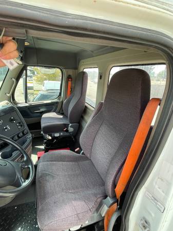 LOW Mileage - 2015 Freightliner Day Cab for sale in Charlotte, NC – photo 6