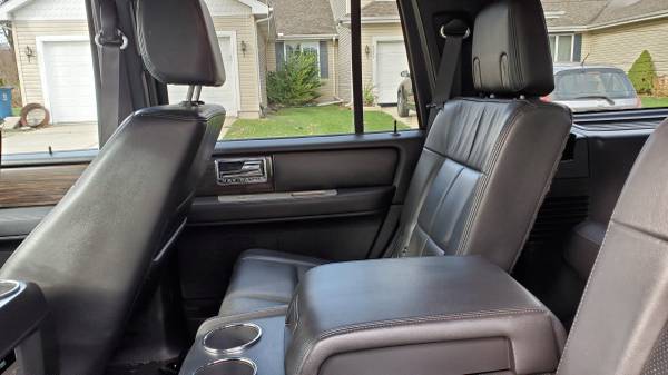2007 Lincoln Navigator Luxury 4X4 Third Row 7-Passenger - cars &... for sale in Crown Point, IL – photo 6