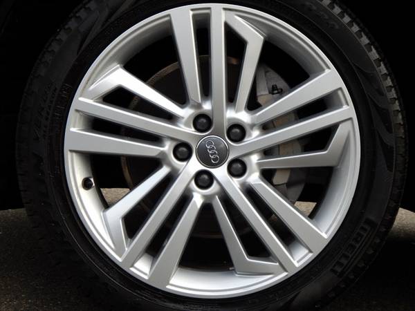 RARE COLOR COMBO 2018 Audi Q5 Sport/Tech Pkg Premium & CLEAN for sale in Auburn, WA – photo 14