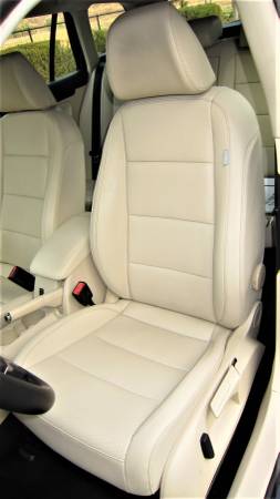 2012 VW JETTA 2.5SE STATION WAGON (ONLY 73K MILES, AUTO,PANO ROOF) -... for sale in Westlake Village, CA – photo 19
