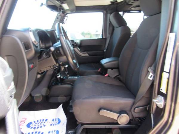 2014 Jeep Wrangler Unlimited - 3mo/3000 mile warranty! - cars & for sale in York, NE – photo 4
