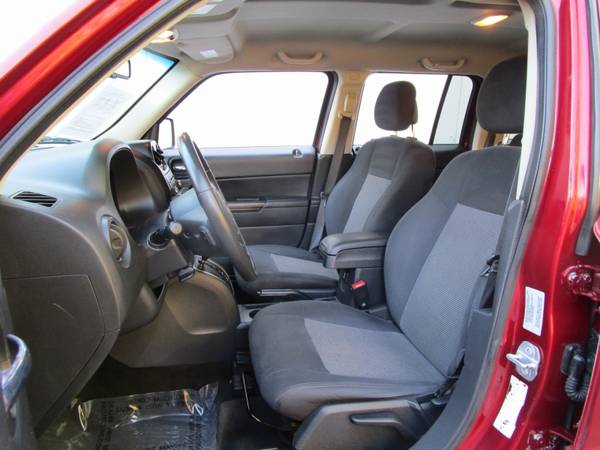 2016 Jeep PATRIOT LATITUDE - 4WD - HEATED SEATS - RECENTLY SMOGGED for sale in Sacramento , CA – photo 6
